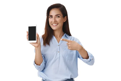 muchacha celular recortada